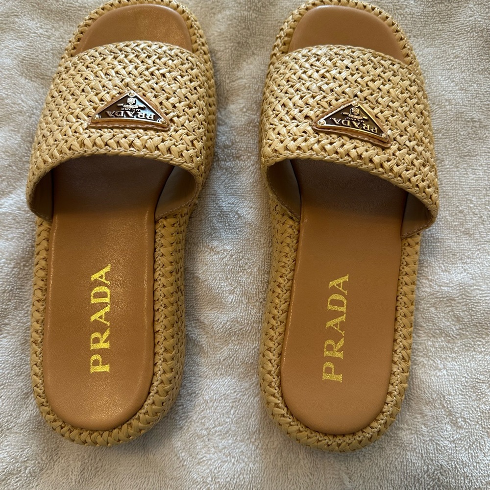 PRADA Raffia Platform Slide Sandals. Size 39.